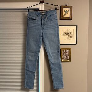 LEVIS Shaping Skinny Jeans
